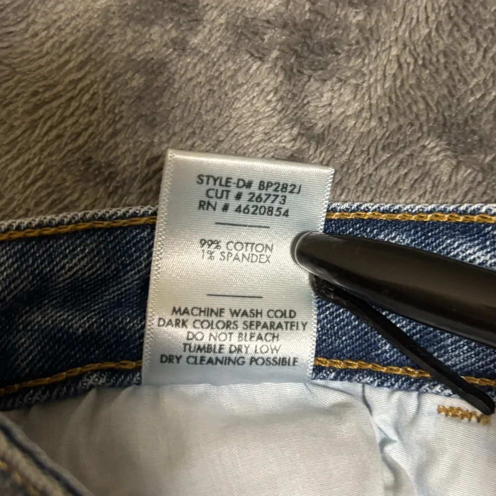 Just Black Straight‎ Leg Jeans Size 28 Destructed Hem